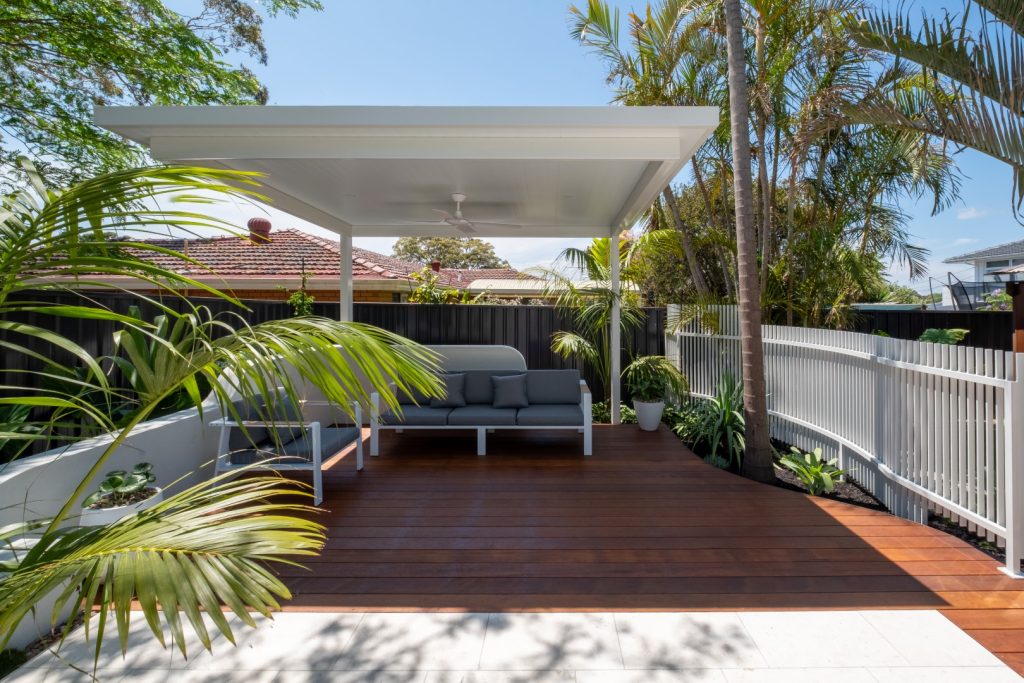 Sydney-Metro-Decking-Luxe-Cantilever-