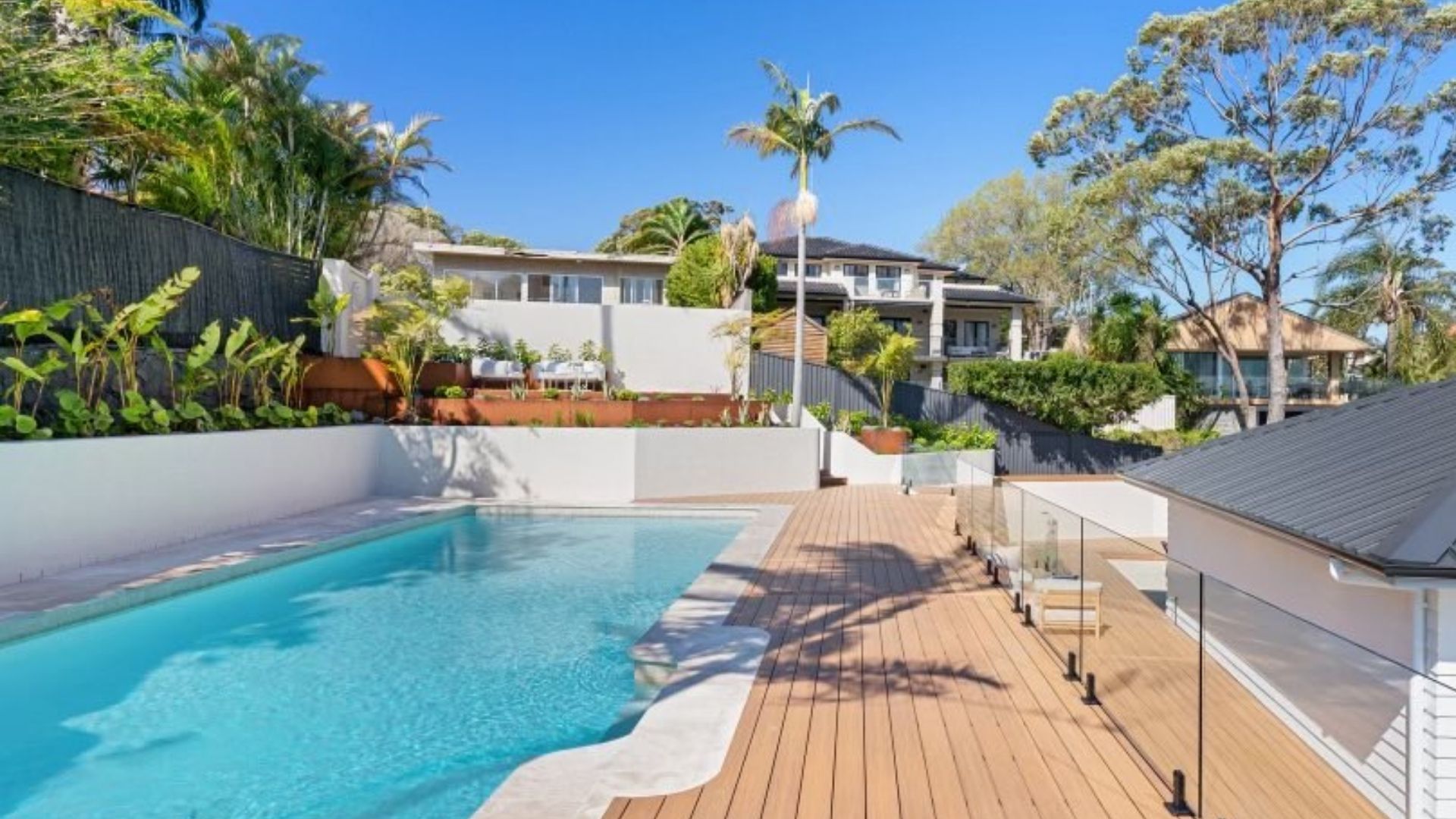 Lilli Pilli Pool Decking SMD