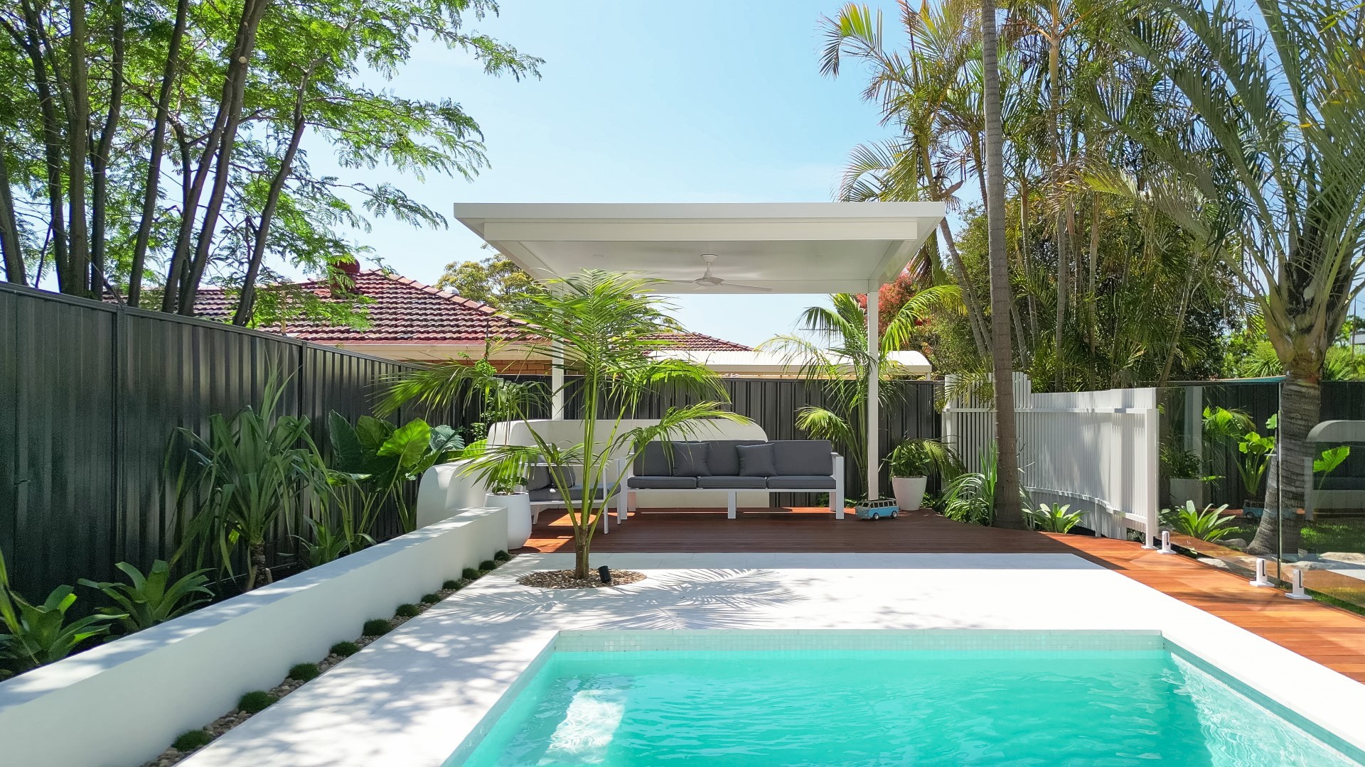 Luxe 4 Hero 1920x1080px